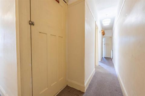 1 bedroom ground floor flat for sale, Leighton Avenue, Leigh-On-Sea