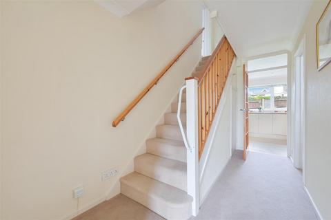 5 Maple Place, Banstead, SM7 1LZ