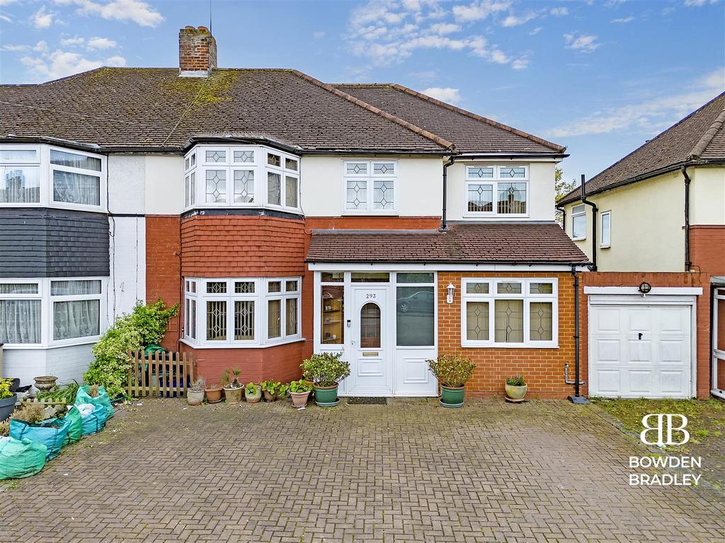 Fullwell Avenue, Clayhall 6 bed semidetached house for sale £675,000