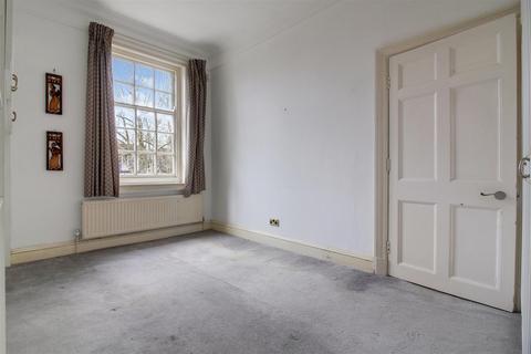 Flat 2, 15 Redington Gardens, London, NW3 7SA