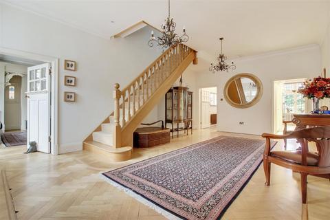 7 bedroom house for sale, Hendon Avenue, London