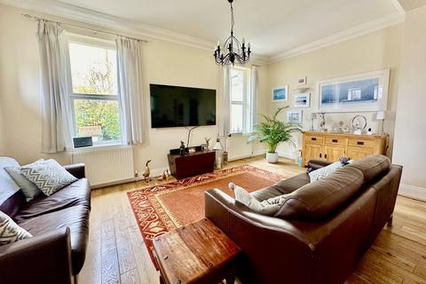 2 bedroom apartment for sale, Poole Road, Westbourne, Bournemouth, BH4