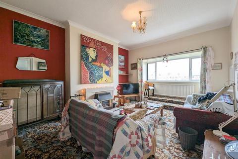 2 bedroom flat for sale, Esplanade Gardens, Scarborough