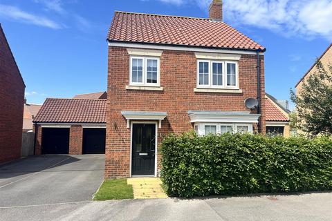 4 bedroom detached house for sale, Elderflower Road, Scarborough