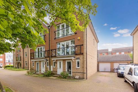 4 bedroom townhouse for sale, Edgeworth Close, Langley SL3