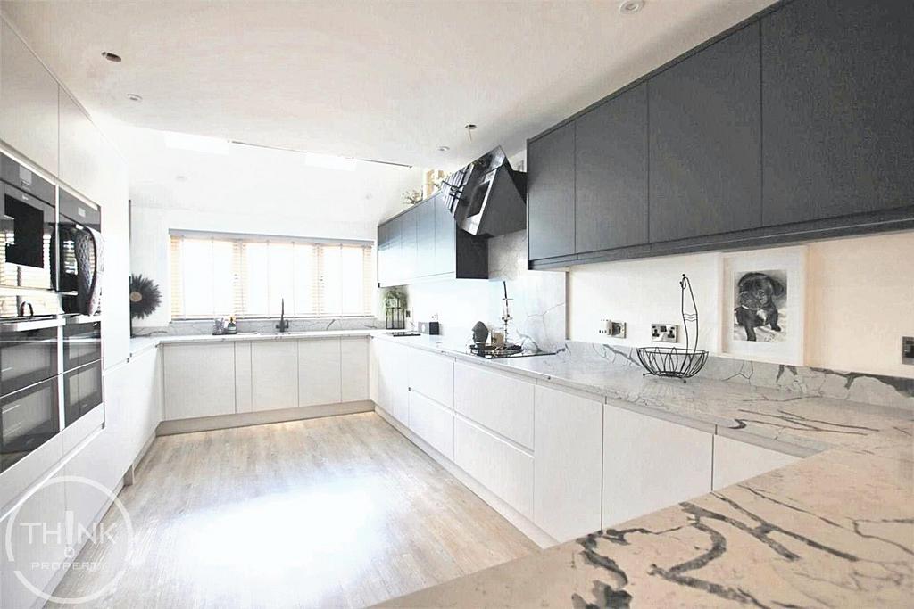 HLmnfu VGZEG8 Bxxrx Vb ZTA.jpg