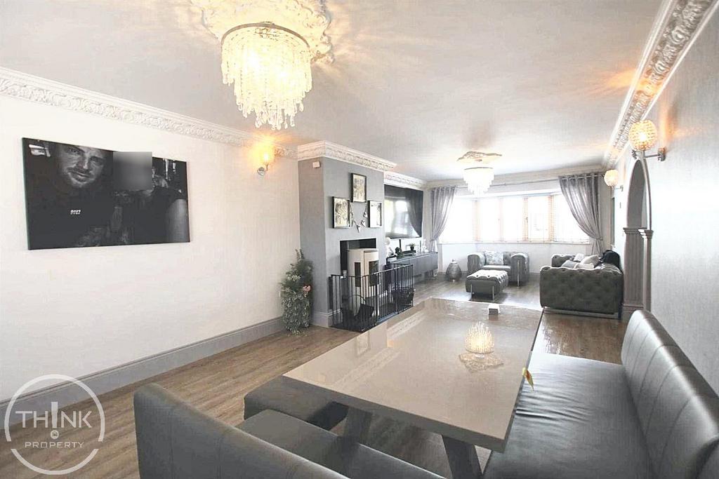 KRABn FROt0er-Eh Akb S9dw.jpg