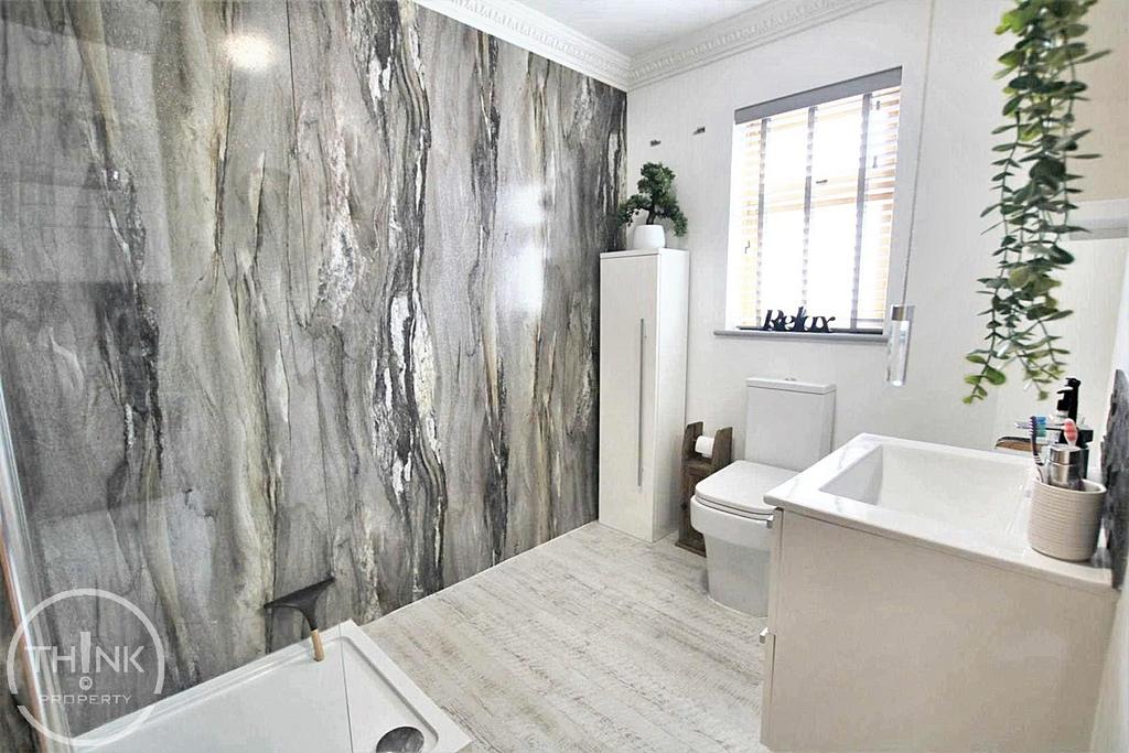 M2 IKZkyjn EWPy Iu J-k7g EA.jpg