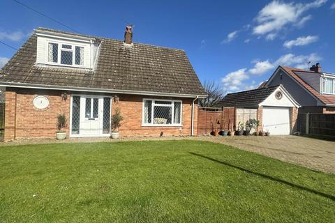 3 bedroom detached house for sale, Cuttons Corner, Blofield NR13