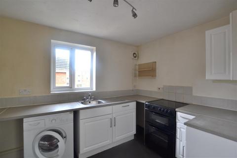 2 bedroom flat to rent, Ascot Court, Aldershot GU11