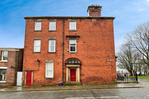 6 bedroom house for sale, Stanley Place, Preston