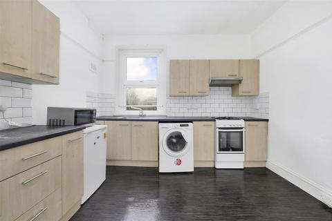 3 bedroom flat for sale, Melrose Avenue, London NW2