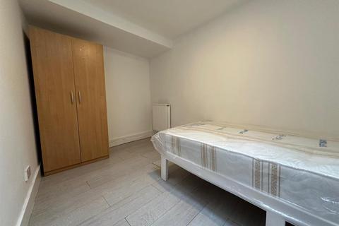 1 bedroom flat to rent, Harrow Road, Kensal Green NW10