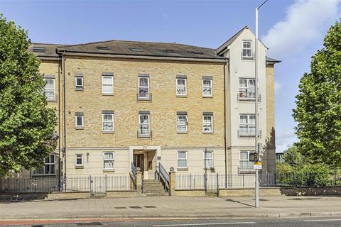 2 bedroom flat to rent, Richmond Road, Kingston Upon Thames KT2