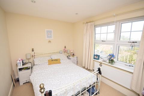2 bedroom terraced house to rent, Thistledown Close, Wrecclesham, FARNHAM, GU10