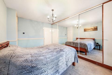 33 Coteford Close, Pinner, HA5 2JA