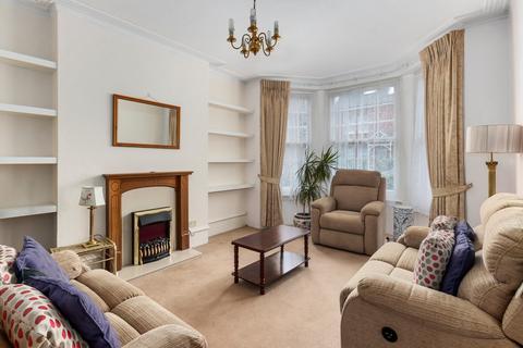 2 bedroom flat for sale, Fauconberg Road, Chiswick W4