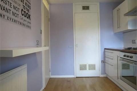 2 bedroom maisonette to rent, Pankhurst Place, Brocklesbury Close, WATFORD