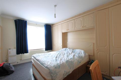27 Greencroft Road, Hounslow, TW5 0BH