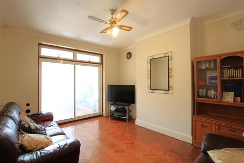 27 Greencroft Road, Hounslow, TW5 0BH