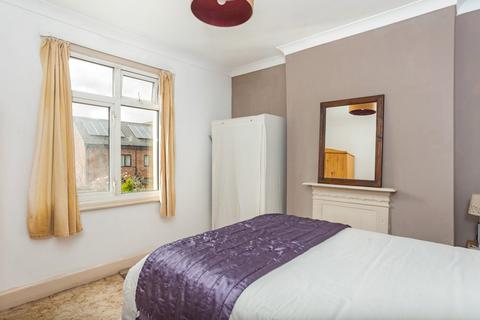 130 Windmill Road, Brentford, TW8 9NQ