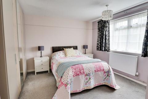 93 Broomfields, Hatfield Heath, Bishop's Stortford, CM22 7EL