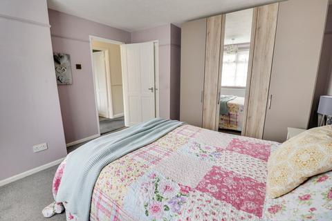 93 Broomfields, Hatfield Heath, Bishop's Stortford, CM22 7EL