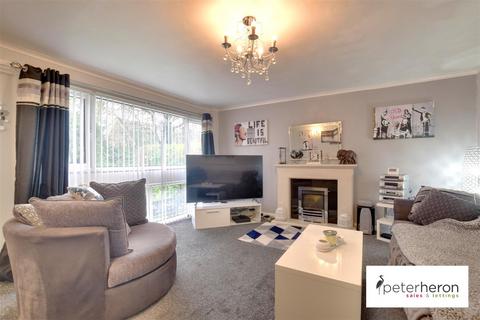 3 bedroom end of terrace house for sale, Fairlands East, Fulwell, Sunderland