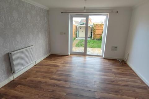3 bedroom end of terrace house to rent, Chapel Road, Lowestoft
