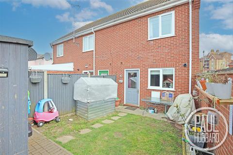 3 bedroom end of terrace house for sale, Harold Road, Kirkley, NR33