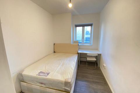 1 bedroom in a flat share to rent, Perkins House, Wallwood Street, London, E14