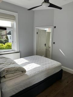 1 bedroom in a house share to rent, 17 Chatsworth Road,  London, NW2