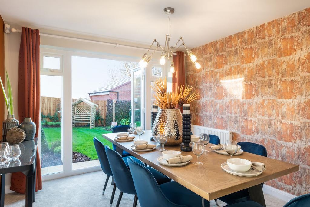 Buckingham dining room with French doors