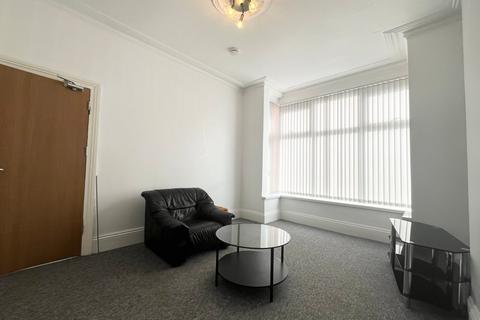 4 bedroom terraced house to rent, Drayton Road, Birmingham, West Midlands, B14