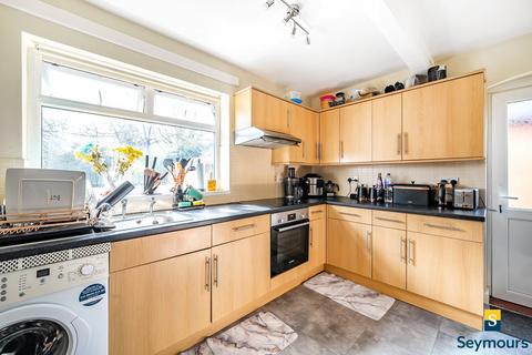 6 Downing Avenue, Guildford, GU2 7SY