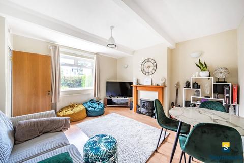 6 Downing Avenue, Guildford, GU2 7SY