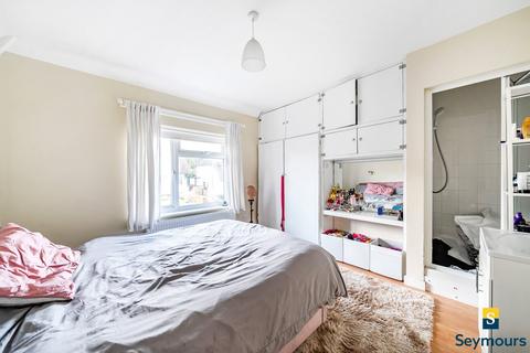 6 Downing Avenue, Guildford, GU2 7SY