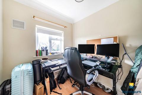 6 Downing Avenue, Guildford, GU2 7SY