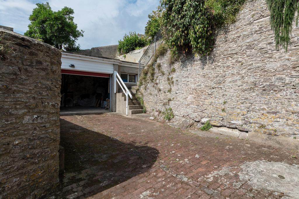 Driveway, Crosstrees, Kingswear