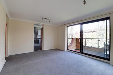 2 bedroom flat for sale, Campion Close, Croydon CR0