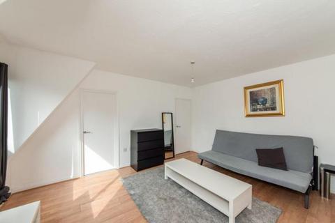 Studio to rent, Abbeyfields Close, Park Royal, NW10 7EG