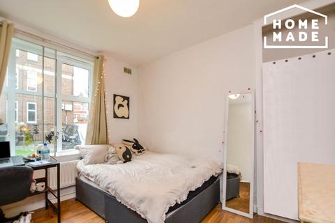 3 bedroom ground floor flat to rent, Fairfield Drive, Wandsworth, SW18