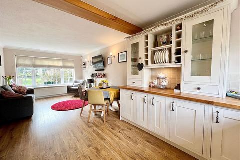 12 Bolton Way, Boston Spa, Wetherby, LS23 6PT