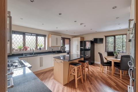 4 bedroom detached house for sale, Hither Green Lane, Bordesley, B98 9BN