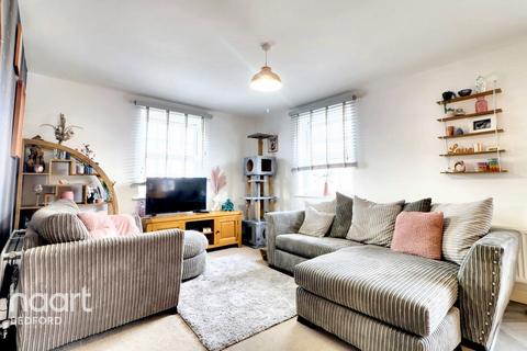 2 bedroom flat for sale, Saxon Way, Bedford