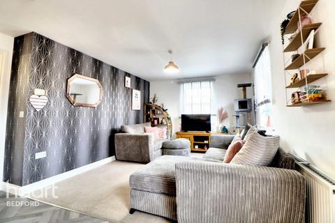 2 bedroom flat for sale, Saxon Way, Bedford