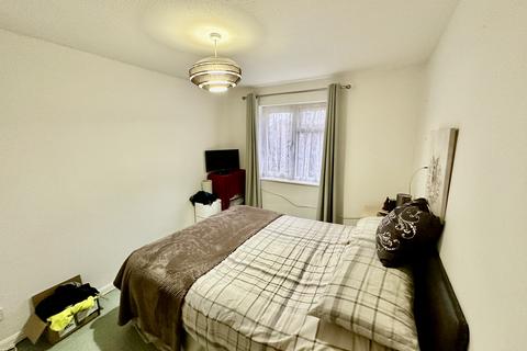 3 bedroom semi-detached house for sale, Blackthorne Close, Bordon GU35