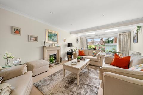 3 bedroom end of terrace house for sale, Pendenza, Cobham, KT11