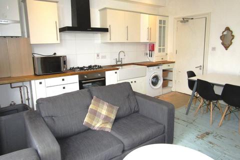 6 bedroom flat to rent, London Road, Brighton BN1