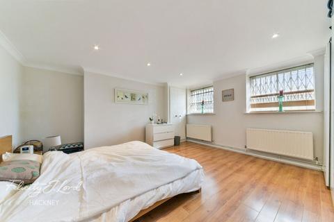 Flat 1, Hall Place, 5 - 7 Urswick Road, London, E9 6EG